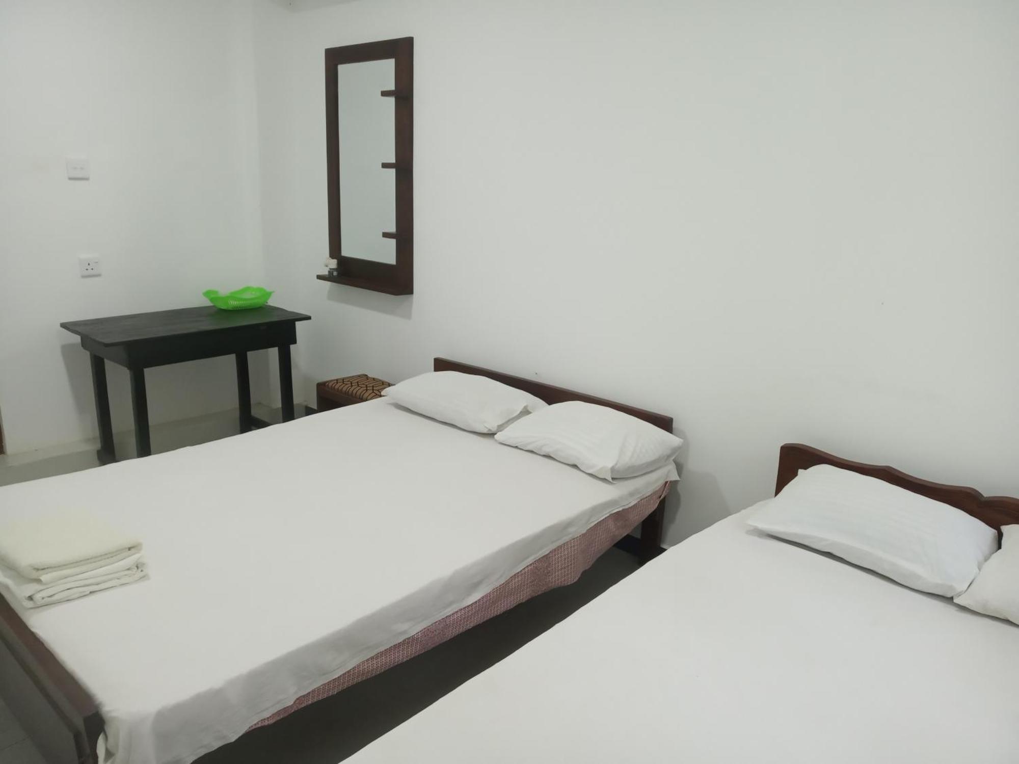 Rock Villa Relax City Resort Mihintale Room photo