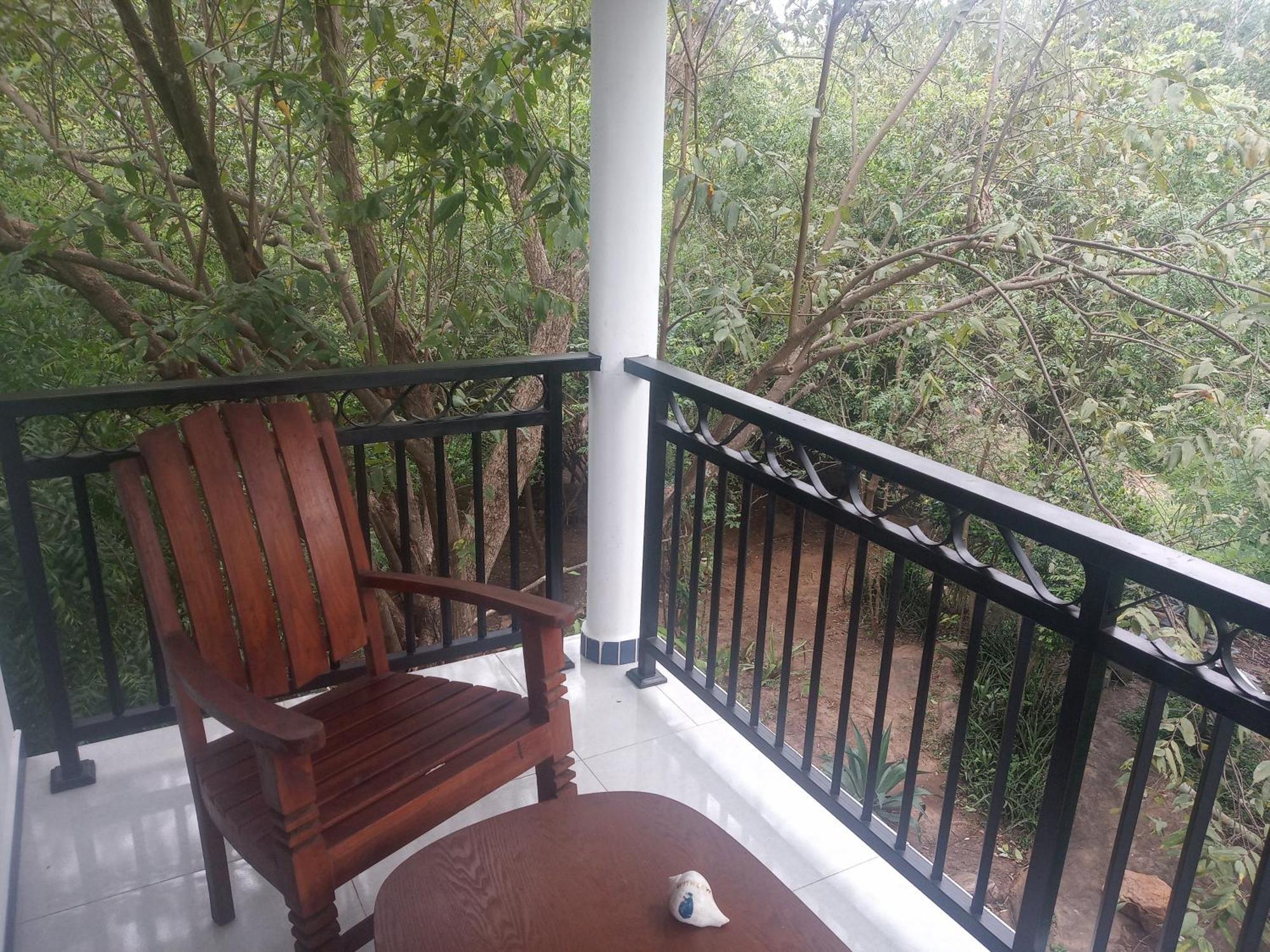 Rock Villa Relax City Resort Mihintale Room photo