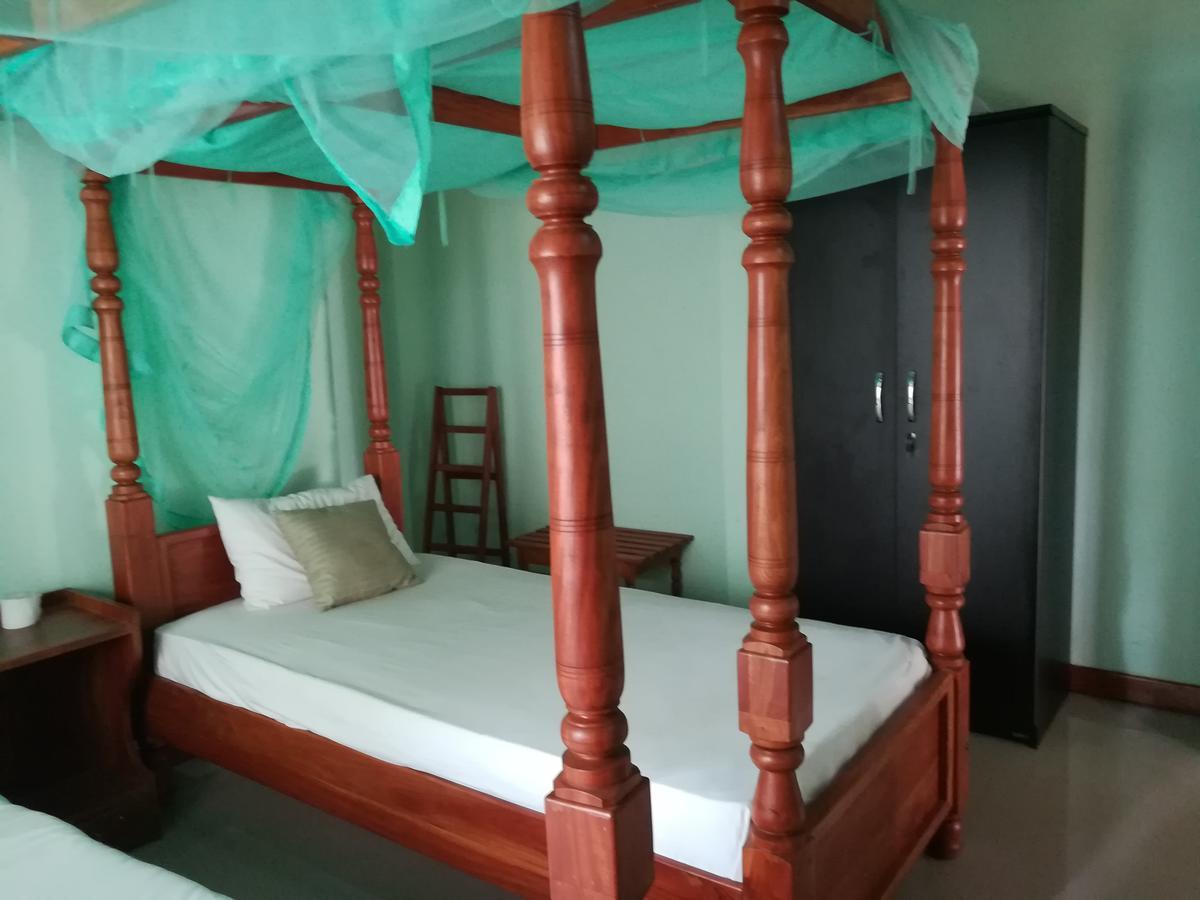 Rock Villa Relax City Resort Mihintale Exterior photo